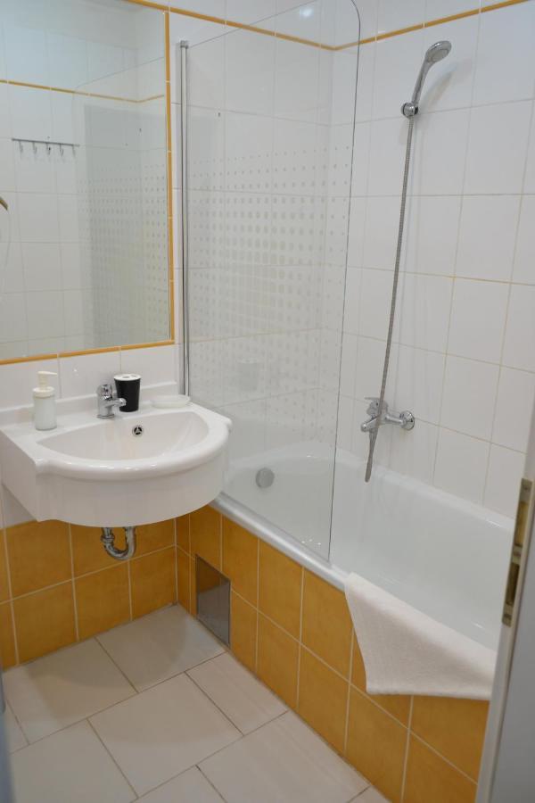 Aladin Praha Hotel Luaran gambar